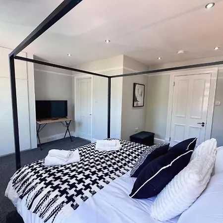 Spacious 6-bedroom Victorian Townhouse In - Sleeps 14 Appartement