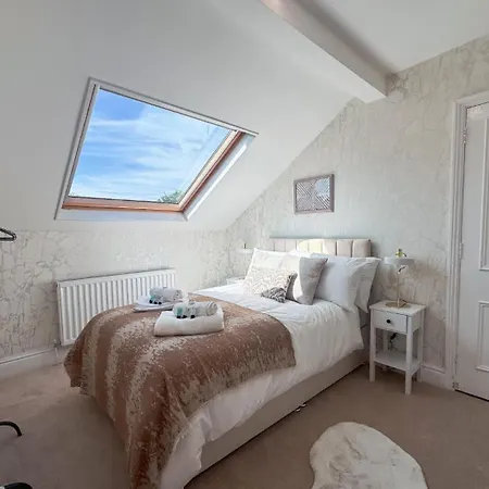 דירה Large 6-bed Victorian House Prime הרוגייט