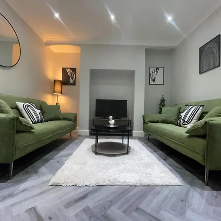 דירה Large 6-bed Victorian House Prime הרוגייט