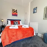 شقة Spacious 6-bedroom Victorian Townhouse In - Sleeps 14 هاروغايت