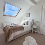 Spacious 6-bedroom Victorian Townhouse In - Sleeps 14