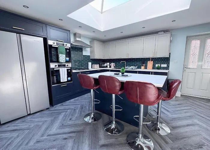 Spacious 6-bedroom Victorian Townhouse In - Sleeps 14 * Harrogate