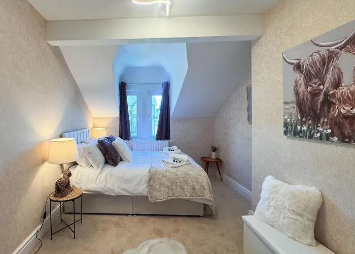 Spacious 6-bedroom Victorian Townhouse In - Sleeps 14 Apartment Harrogate