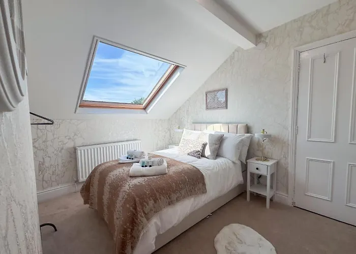 Apartment Spacious 6-bedroom Victorian Townhouse In - Sleeps 14 Harrogate