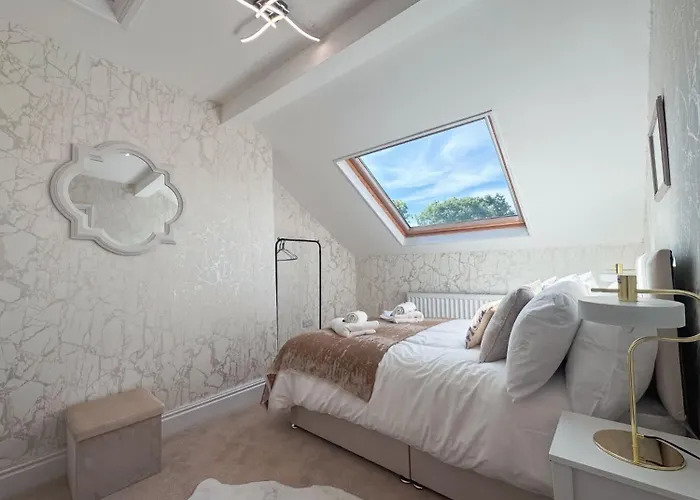 Apartment Spacious 6-bedroom Victorian Townhouse In - Sleeps 14 Harrogate