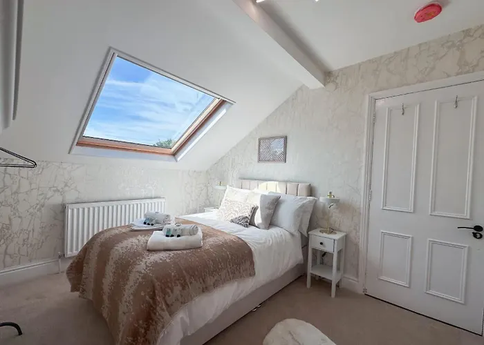 Apartment Spacious 6-bedroom Victorian Townhouse In - Sleeps 14