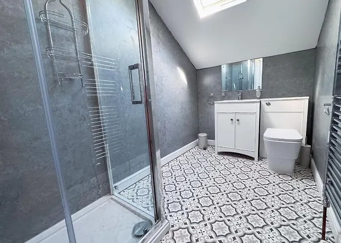 Apartment Spacious 6-bedroom Victorian Townhouse In - Sleeps 14