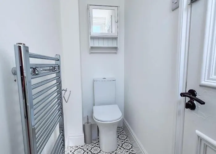 Spacious 6-bedroom Victorian Townhouse In - Sleeps 14 Apartment Harrogate