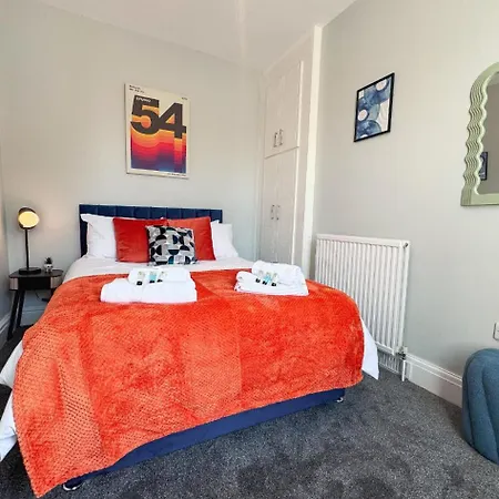 דירה Spacious 6-bedroom Victorian Townhouse In - Sleeps 14 הרוגייט